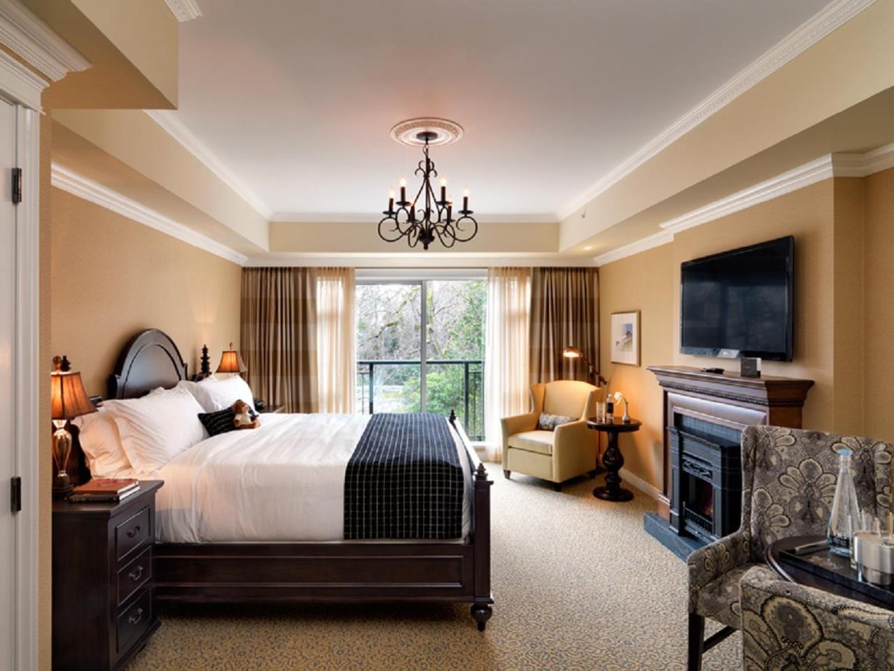 Guest Room, Residential View, Queen