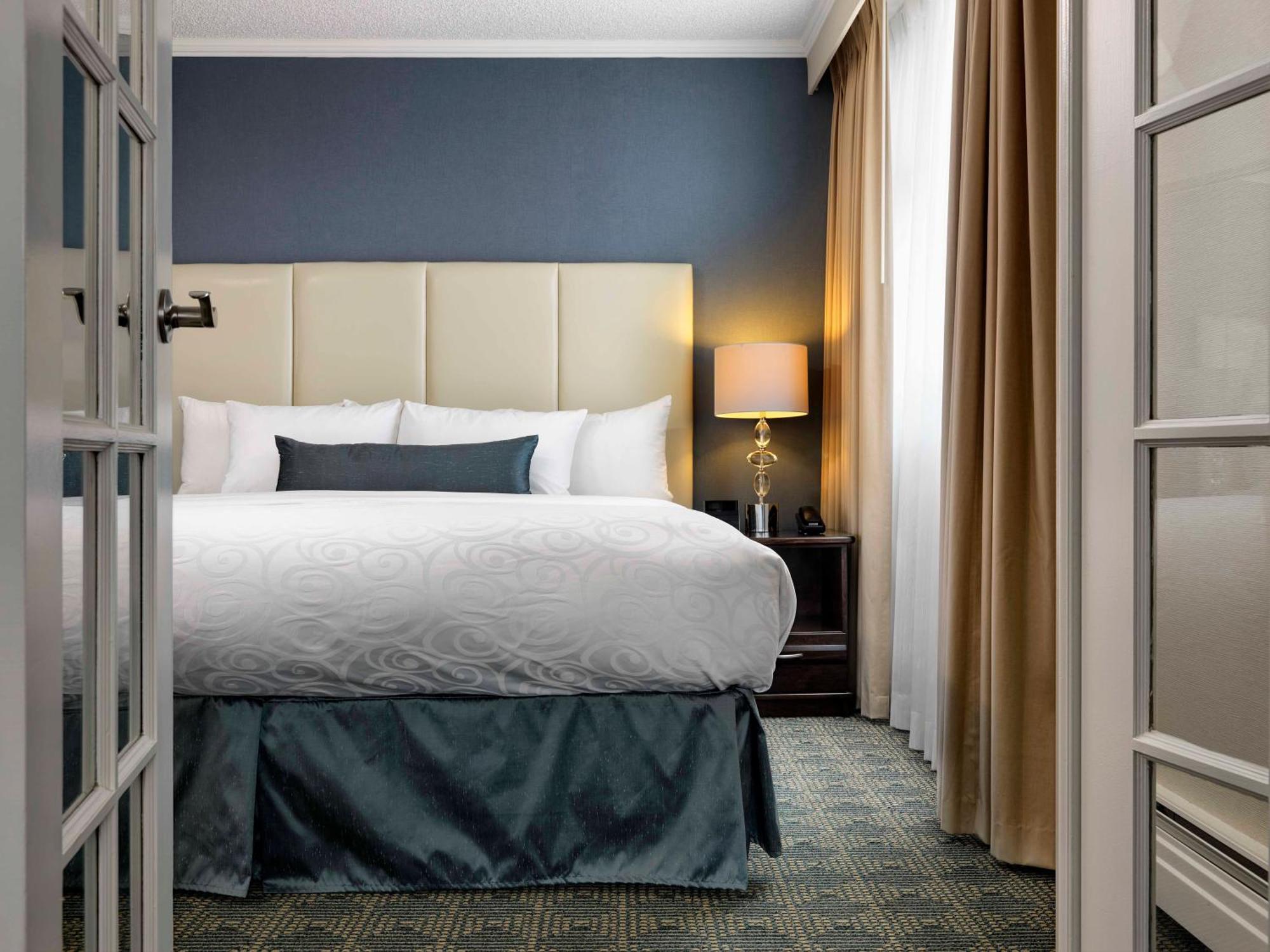 One-Bedroom Suite,1436241478:JPEG