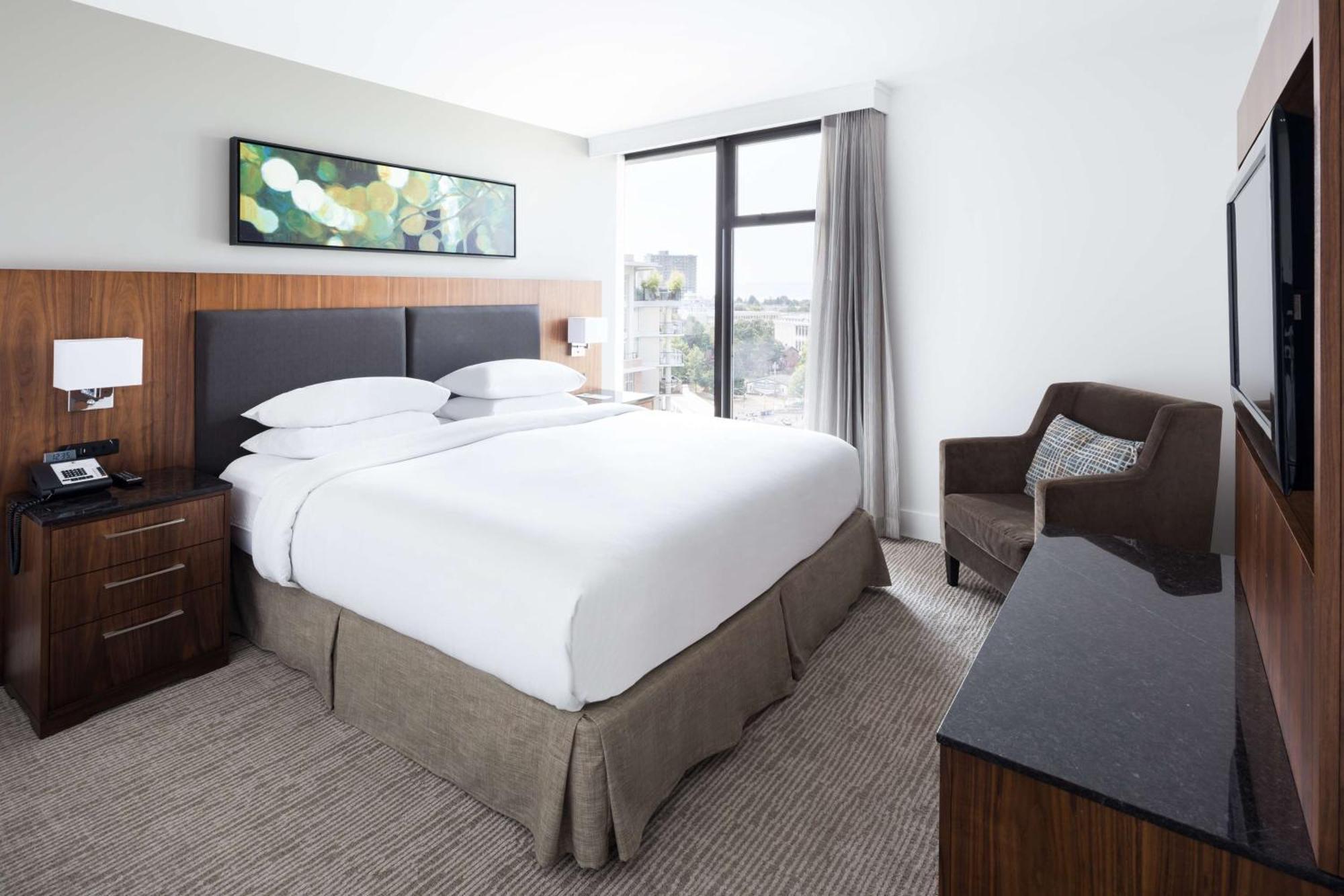 King Room Street View Lower Floors