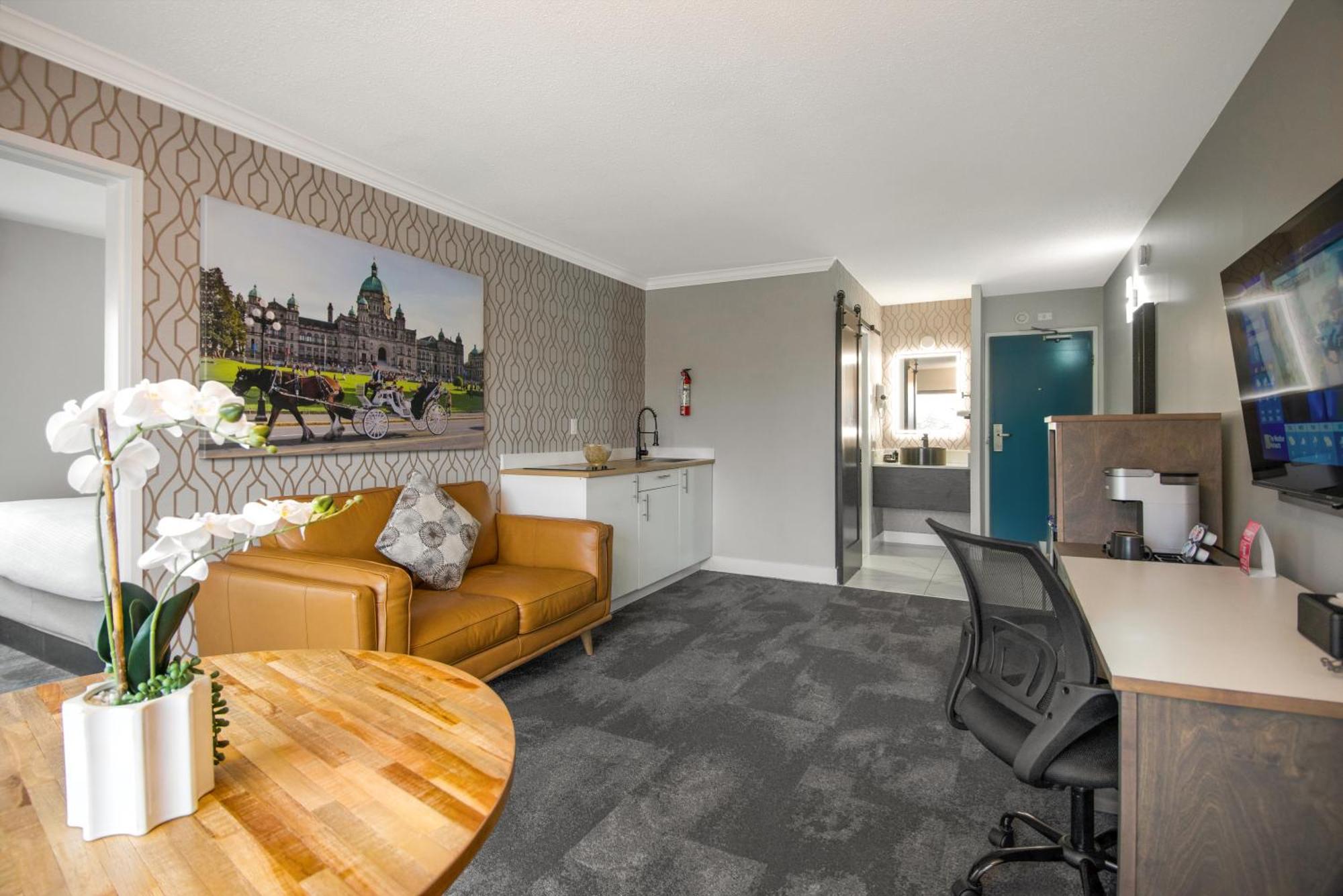 One-Bedroom Queen Suite - Non-Smoking