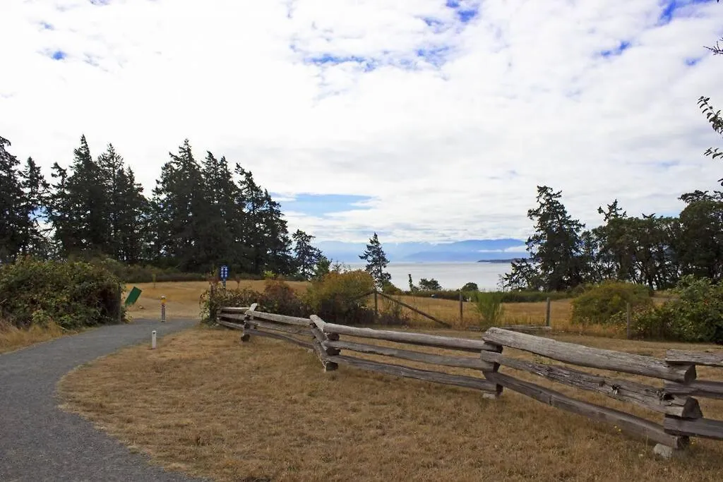 Next To Olympic View Golf Course 2 Bedroom Private Suite-1