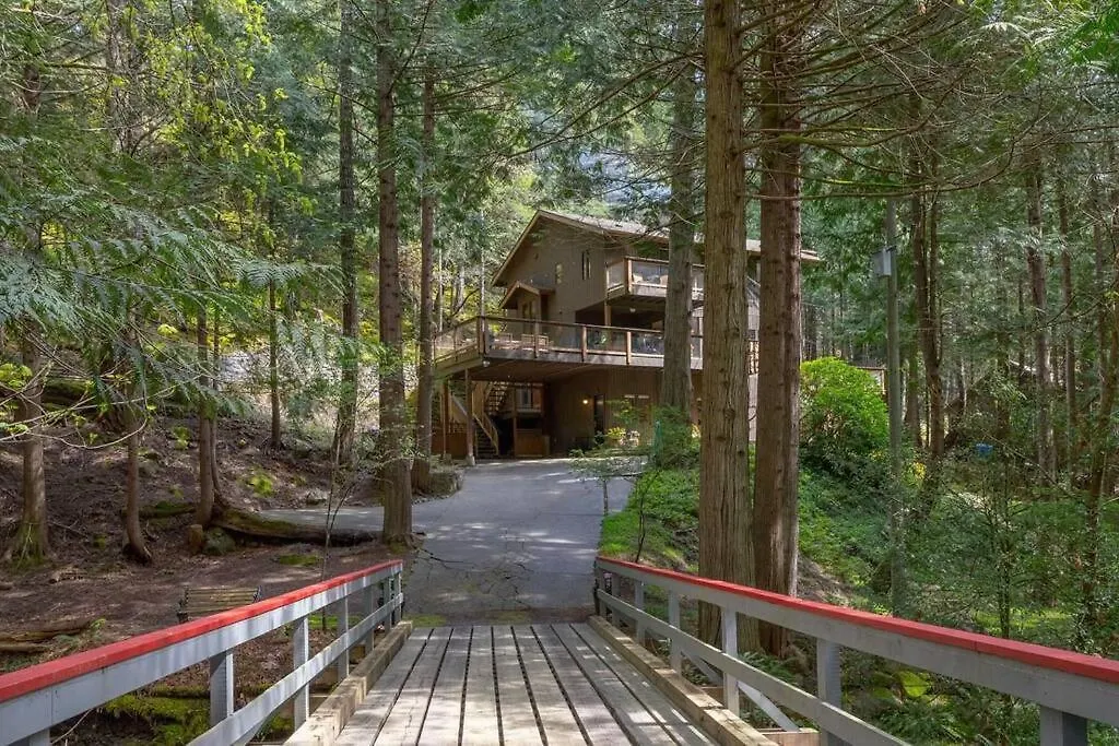 Majestic + Quiet Amongst The Trees, Creek, Animals-1