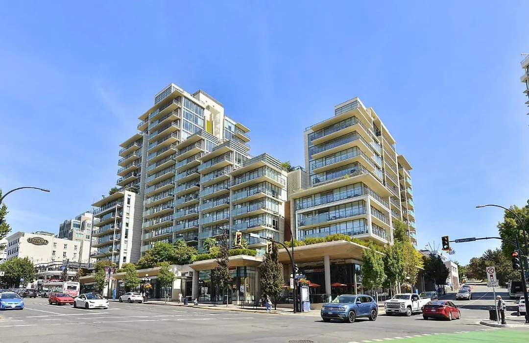 Luxury View Condo In Downtown Victoria-1