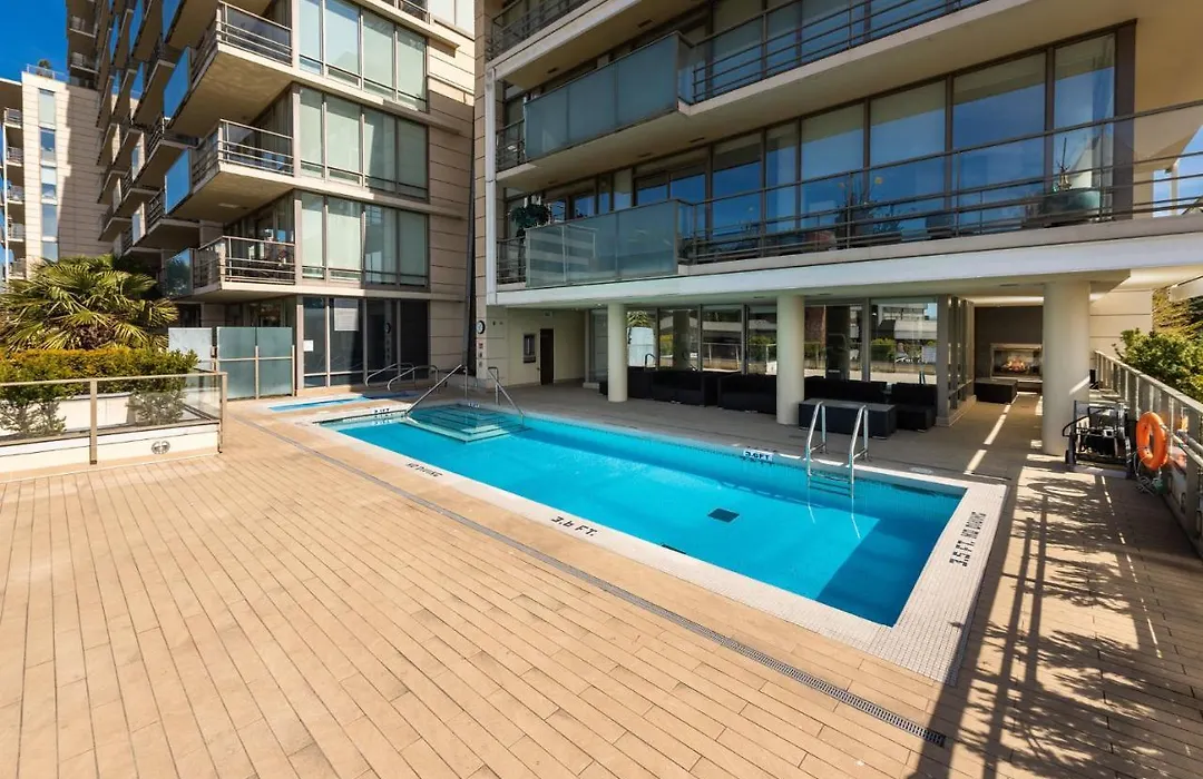 Falls Parliament Suite By Iris Properties!-1