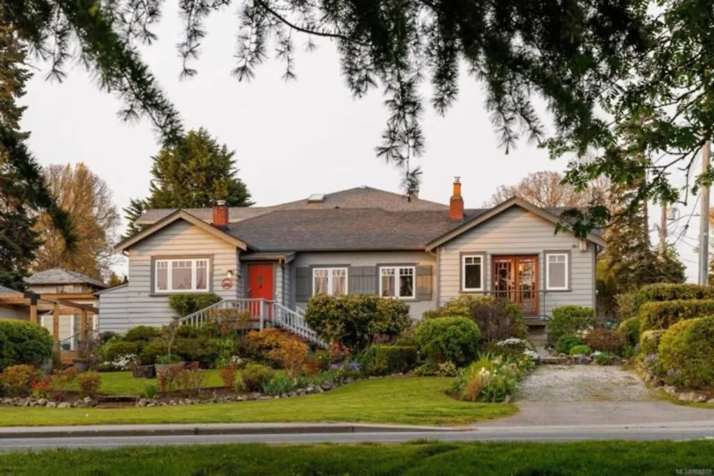 Water Front Charming Entire Home Pet Friendly-1