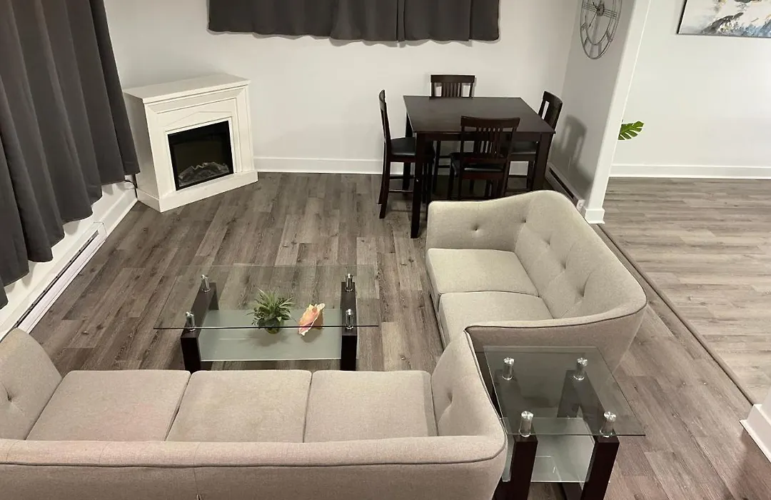 Elk Lake Trail Side Suite-1