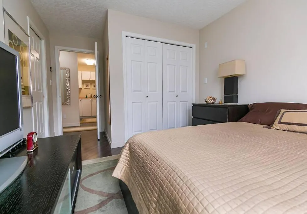 Lovely Monthly Furnished Rental-1