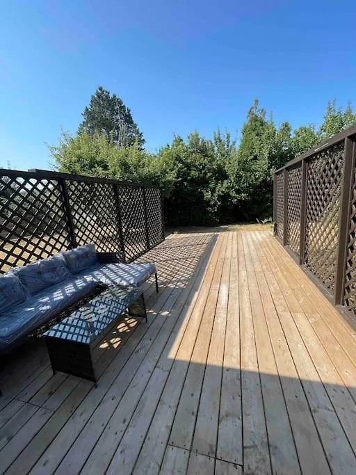 Small Sweet One Bedroom Backyard Apartment With Huge Deck-1