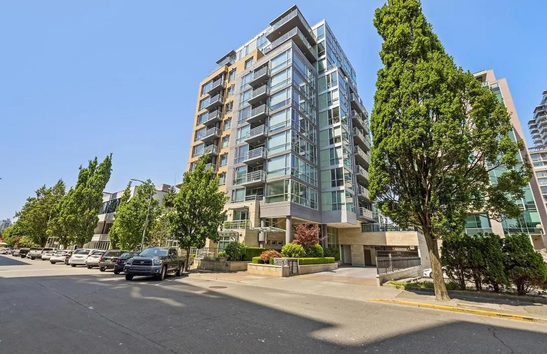 Corazon Trendy Townhome By Iris Properties!-1