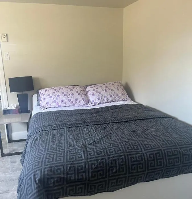 Close Downtown Water Front Two Bedroom Suite-1