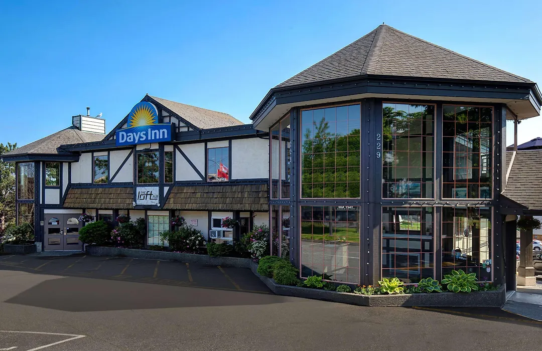 Days Inn By Wyndham Victoria Uptown-1