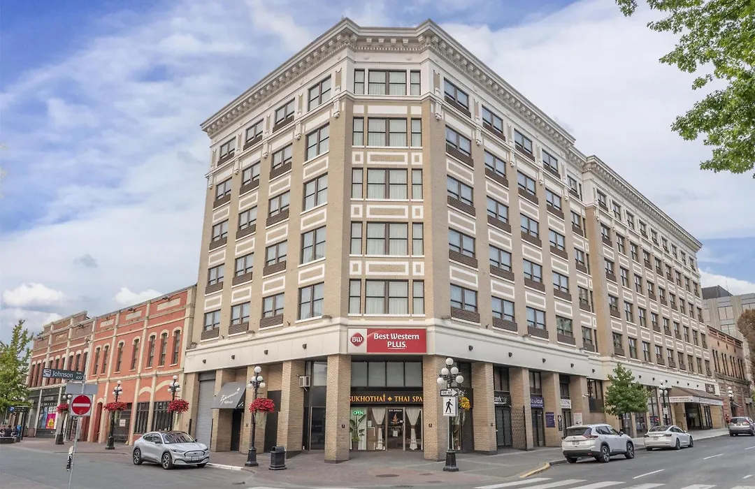 Best Western Plus Carlton Plaza Hotel-1