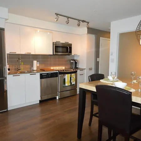 Chic 1Br Steps From Chinatown And Harbour-3