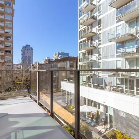 Gorgeous Downtown Hideaway Apartment-2