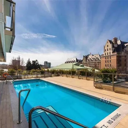 Spacious Downtown 2 Bedroom Condo With Pool And Air Conditioning-2