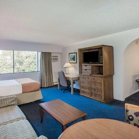 Howard Johnson Hotel By Wyndham Victoria-3
