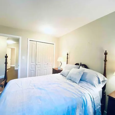 Amazing Location 2 Bedroom Minutes From Downtown-3