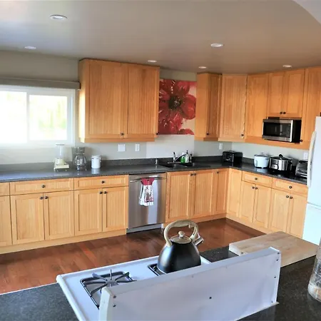 4 Bedroom House Near Lagoon-2