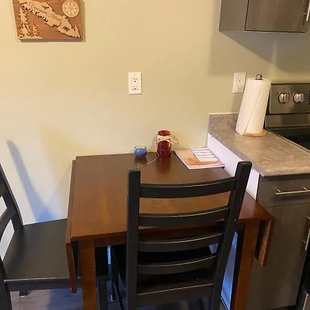 1 Bedroom Suite In Langford.-2