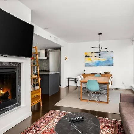Luxury Downtown 2 Bedroom Suite With Ac And Pool-2