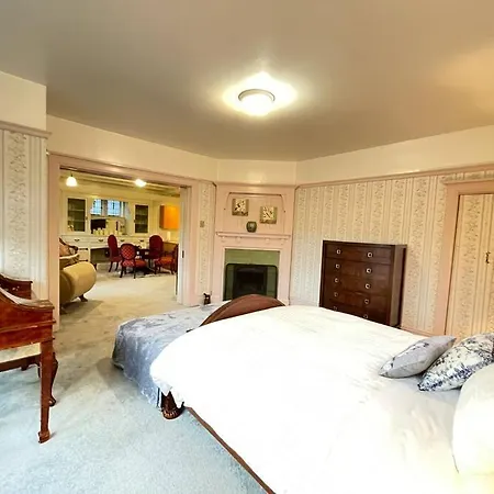 Parlor Suite In Heritage Manor, Fairfield, Near Dt-3