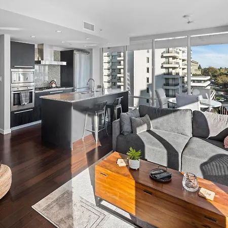 Falls Parliament Suite By Iris Properties!-3