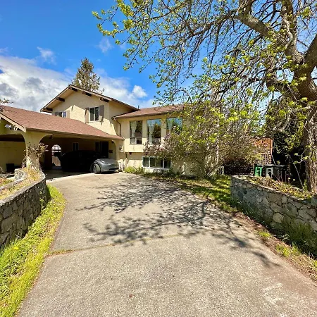 Vacation Home In Victoria - 10 Min Walk To Mt Douglas-2