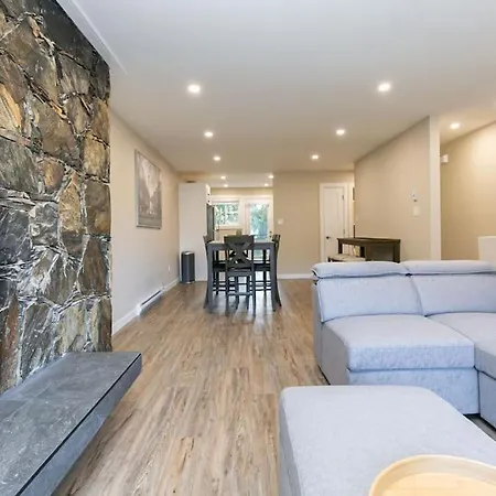 Newly Renovated 3 Bedroom Apartment !-2
