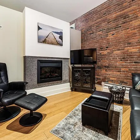 Spacious 1 Bedroom Apt Near Dt Victoria With Patio-3