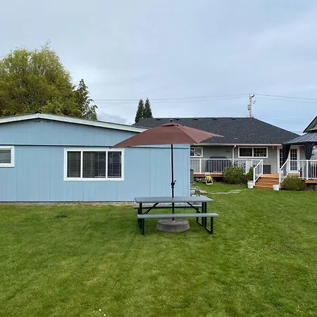 Adorable 2-Bedroom Guesthouse With Free Parking-3