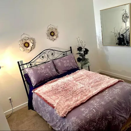 Incredible Views Beautiful 2-Bedroom Suite-3