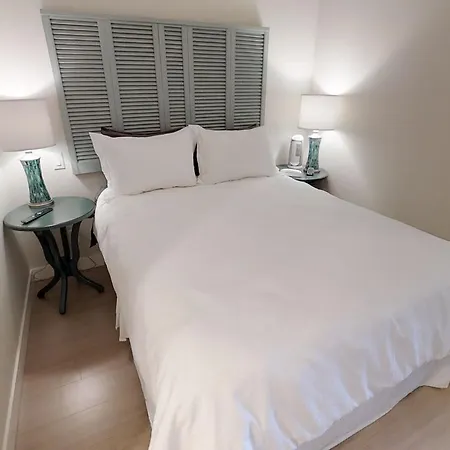Era Suite Living On Yates-2