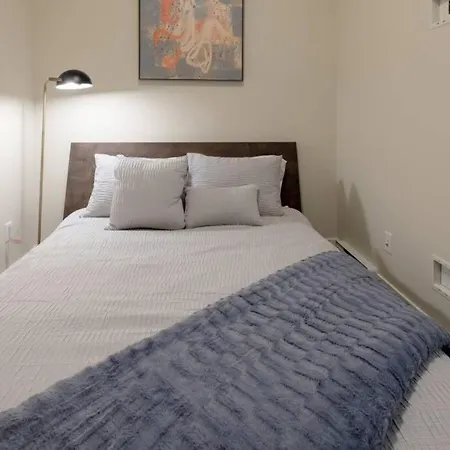 Clean 4Th Floor 1 Bedroom Apt In Old Town China Town-3